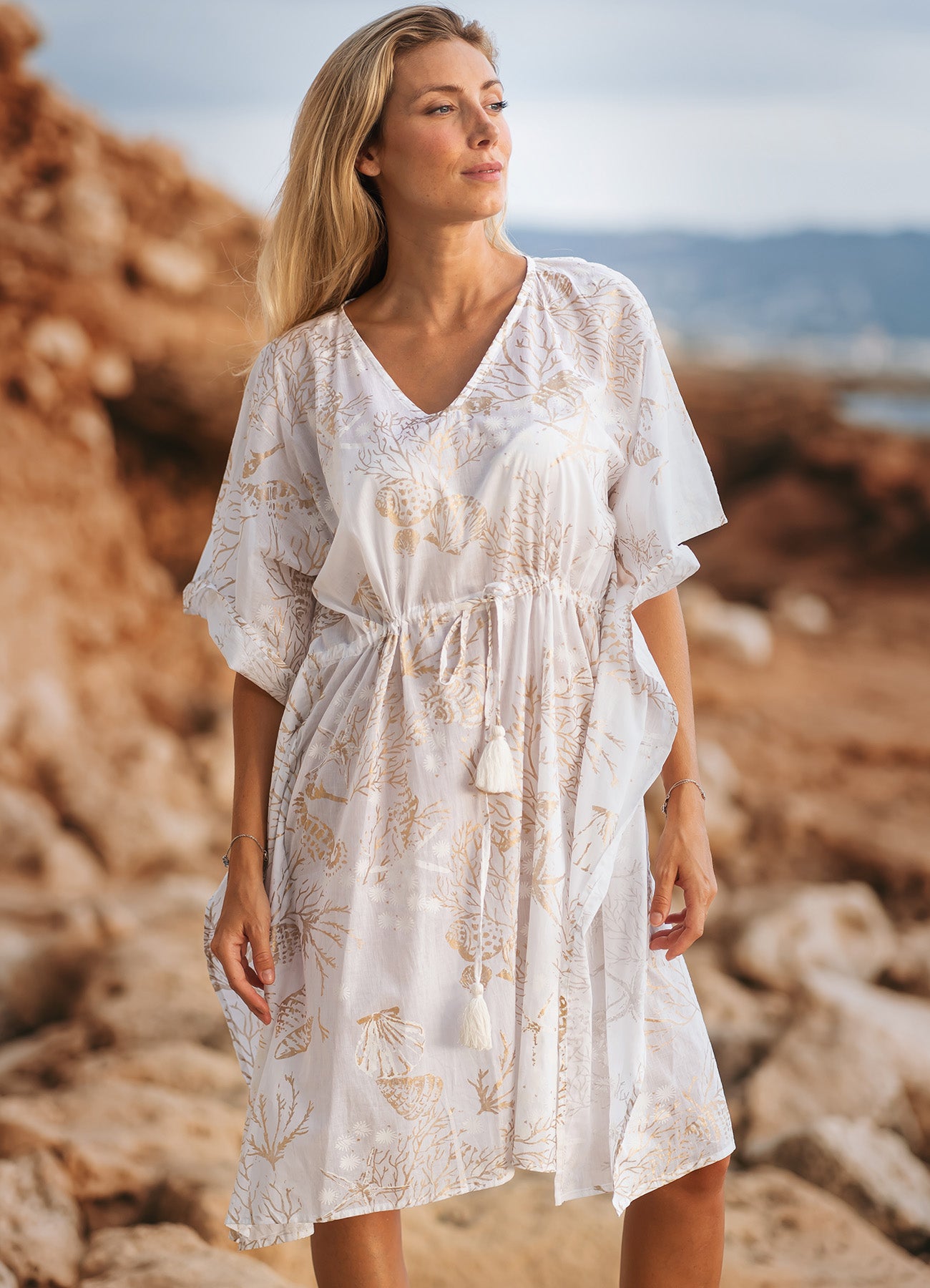 Poncho : White/Beige