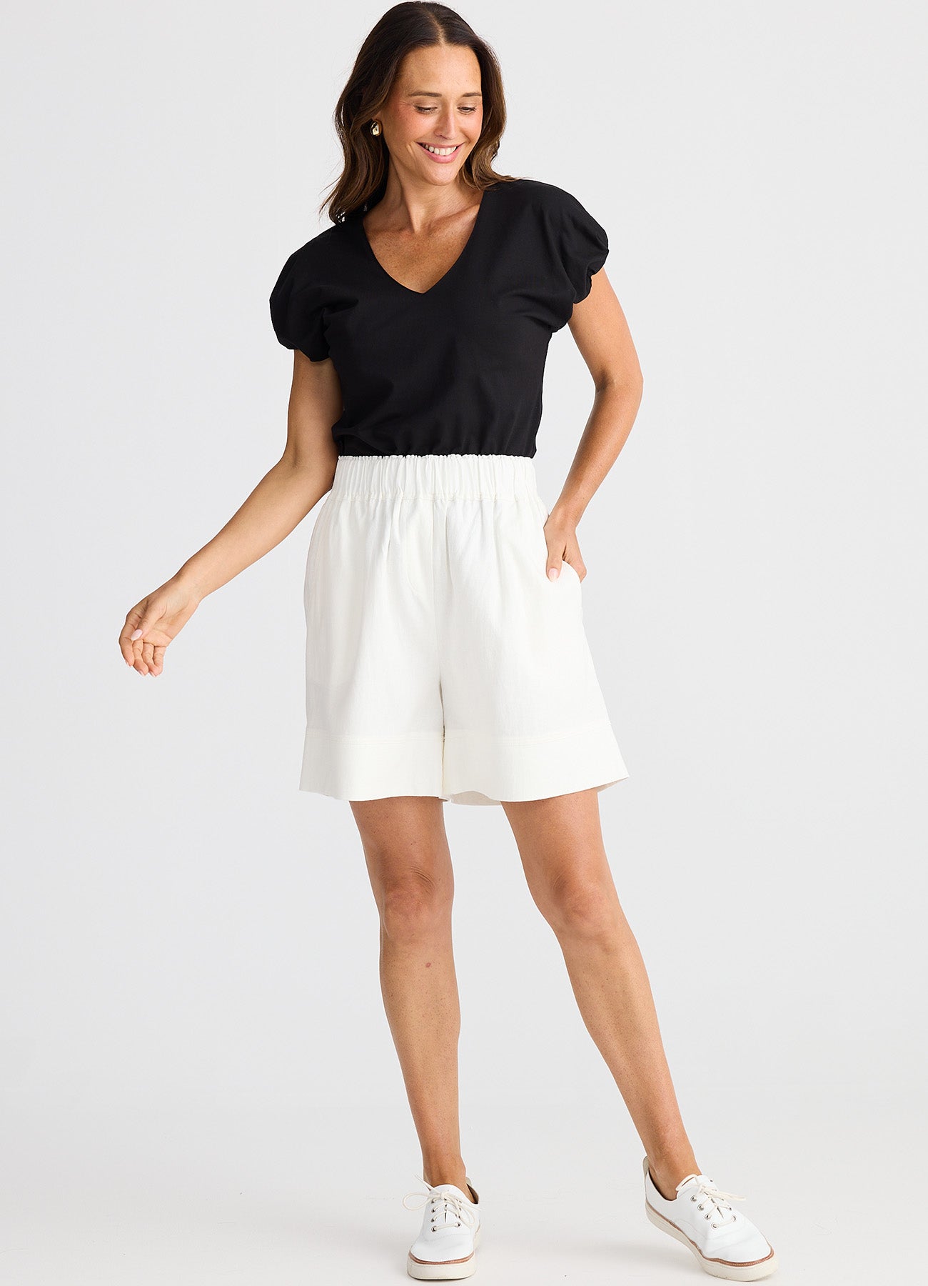 Broadway Short : Off White