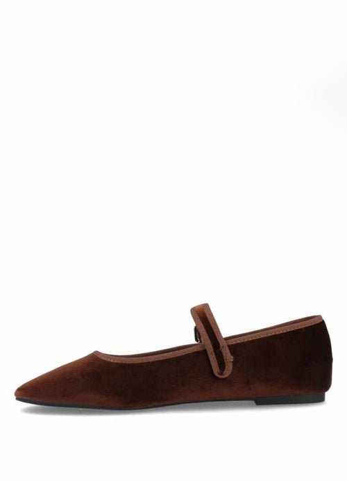 Footwear : Bronw/Ecru
