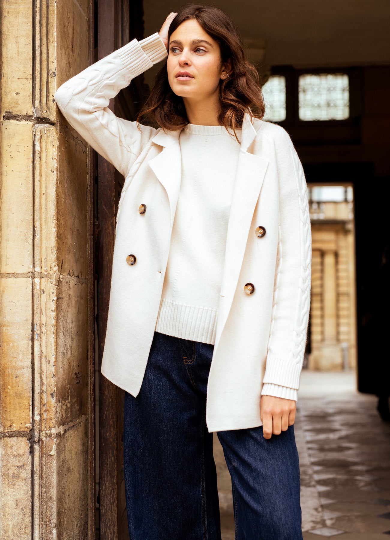 Pull Col Rond Avec Ligne Devant Milieu : Cream
