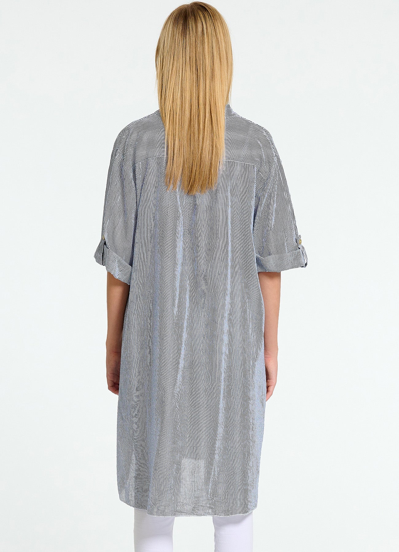 Tunica : White/ Blue Stripe