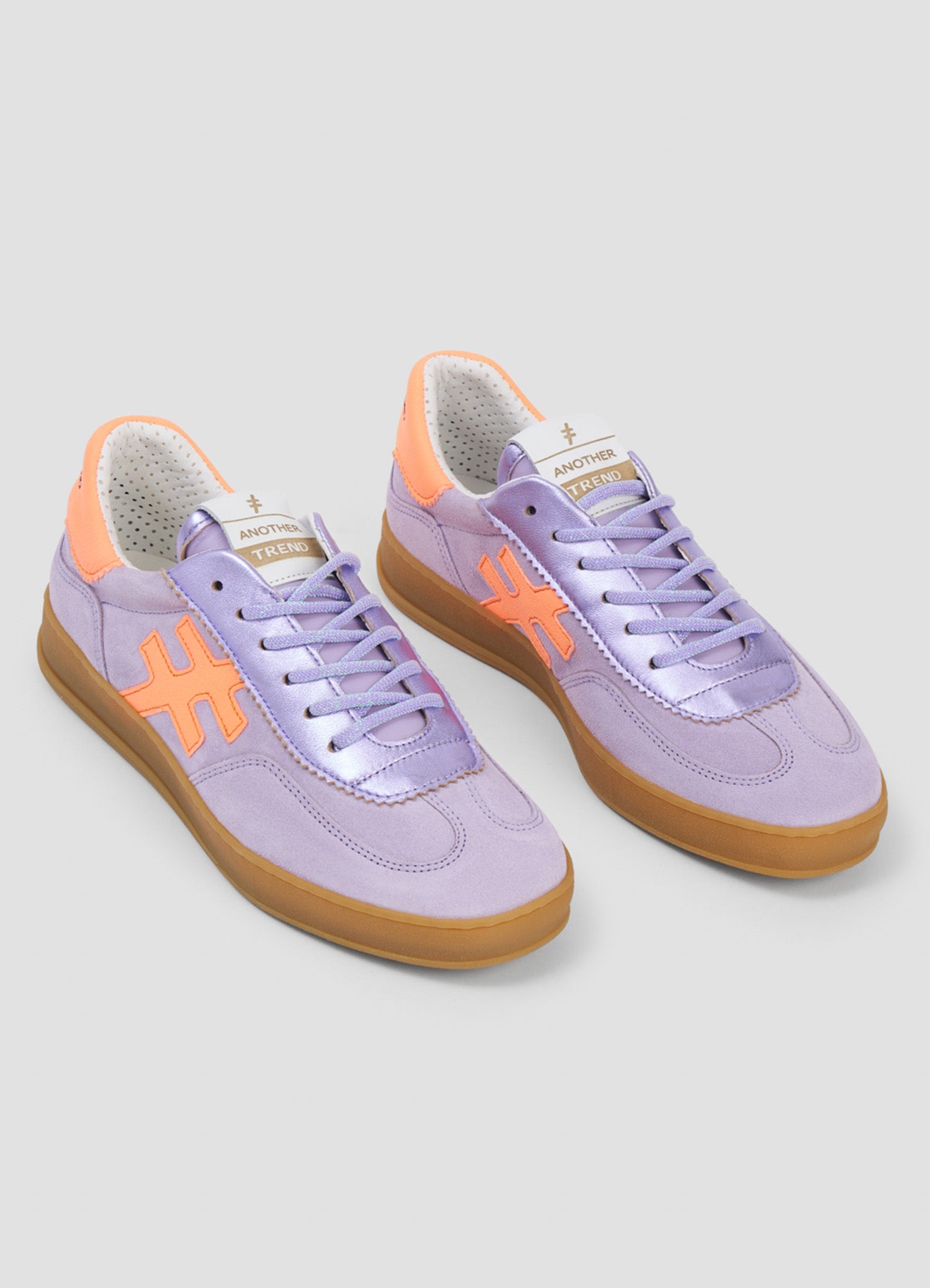 Iconic 2 11-B3 : B3 Baby Silk M