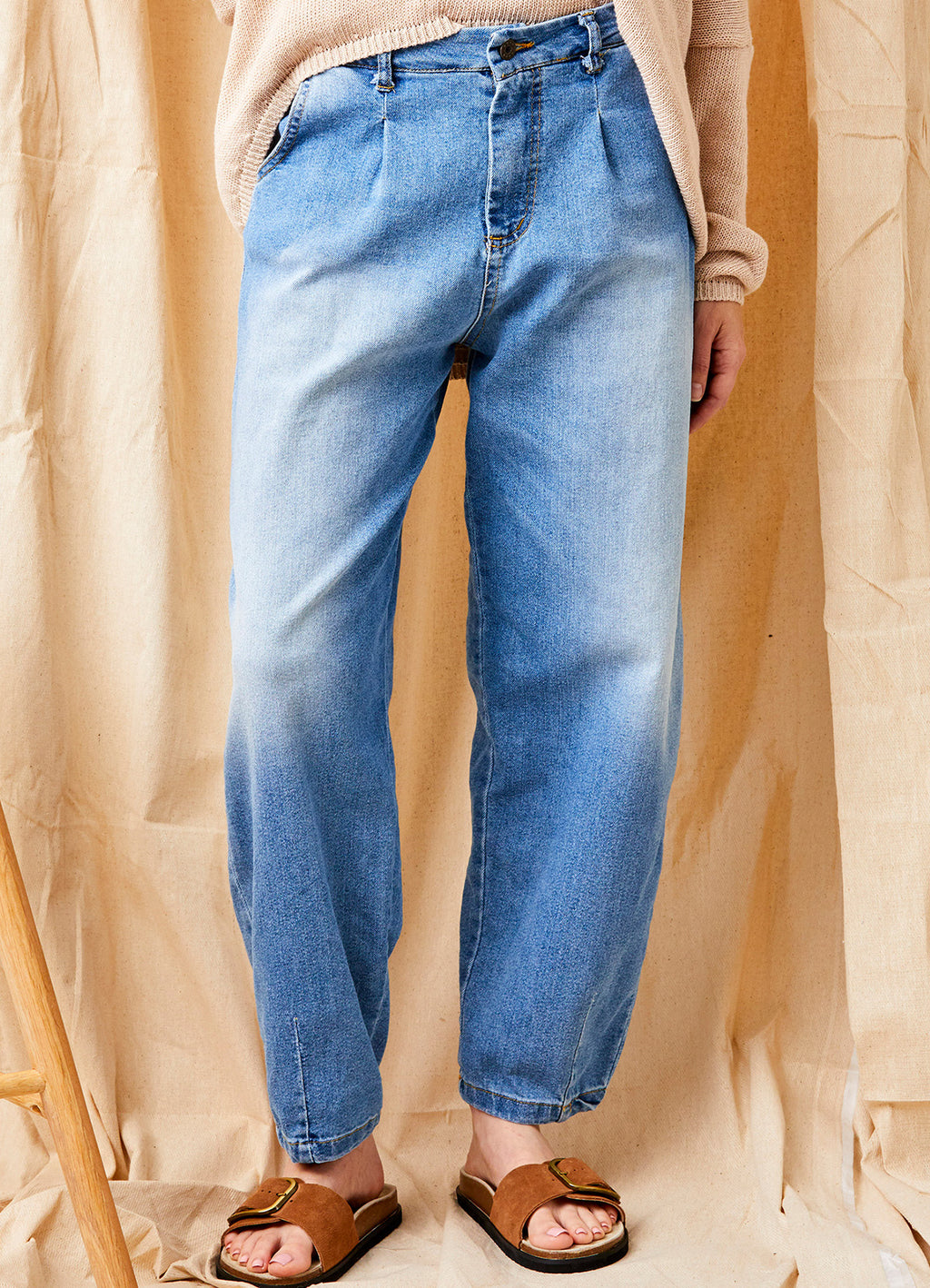 May Stretch Denim Barrel Cut Jeans : Mid Denim