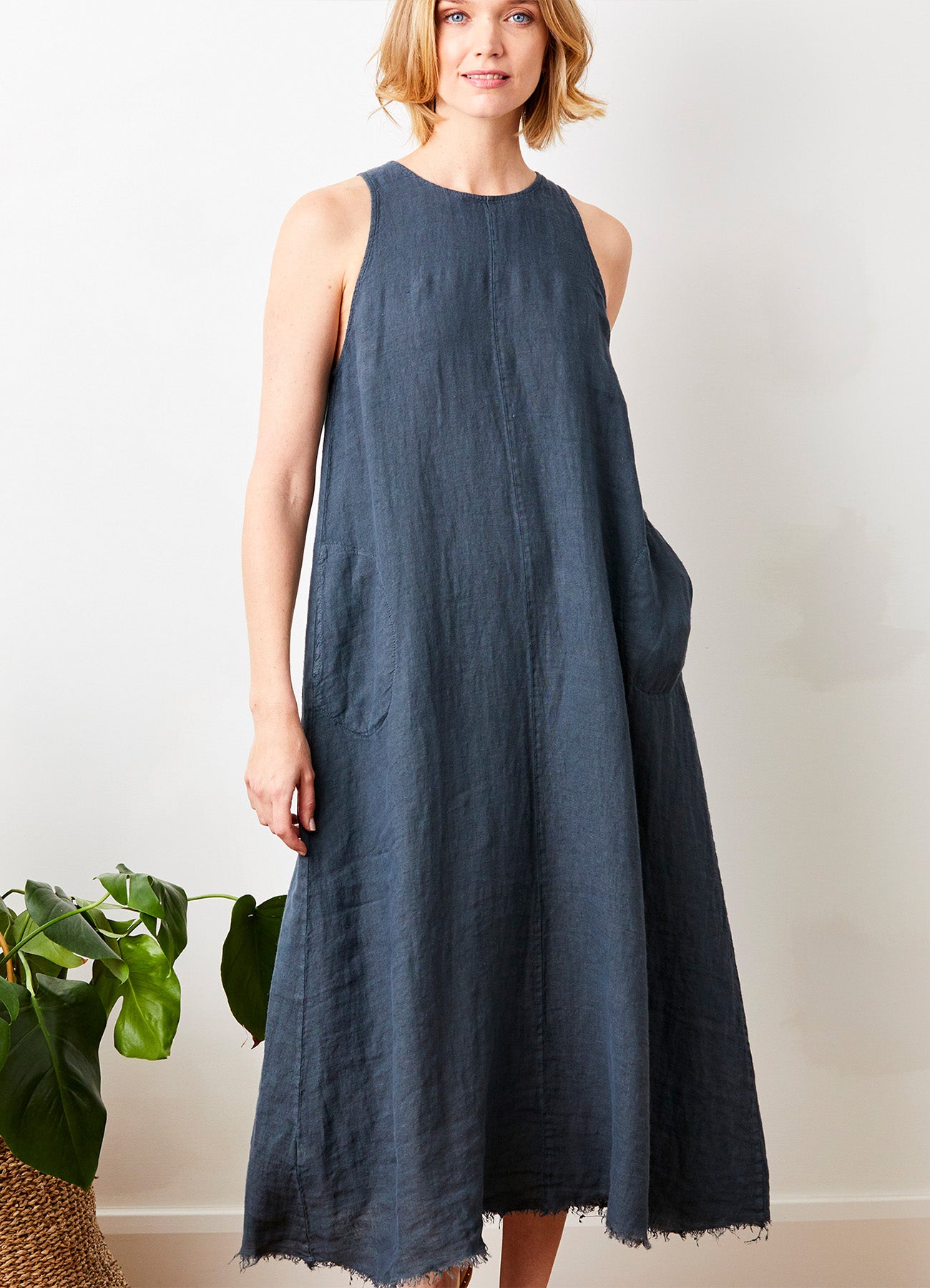 Seren Sleeveless Maxi Dress With Raw Hem : Antracite