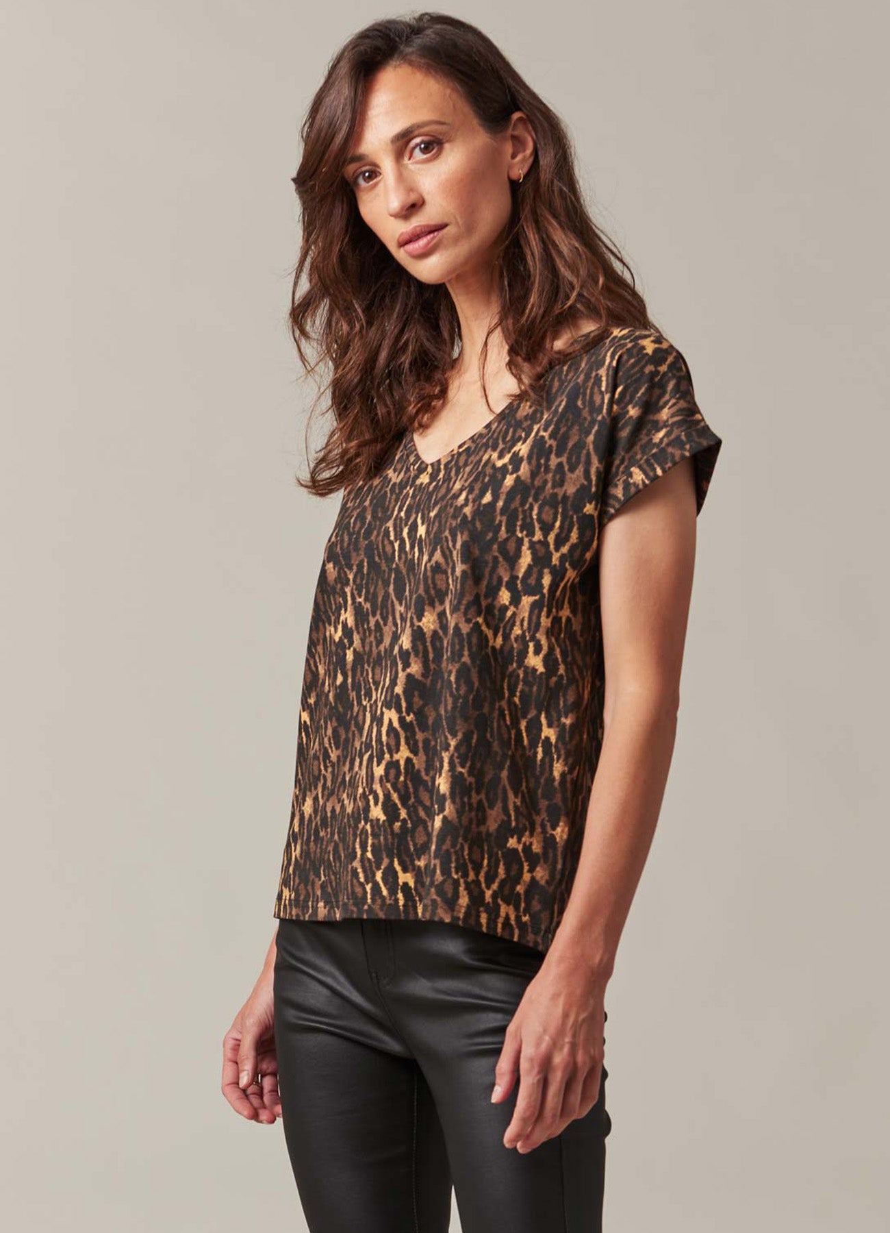 Tee/Shirt : Black